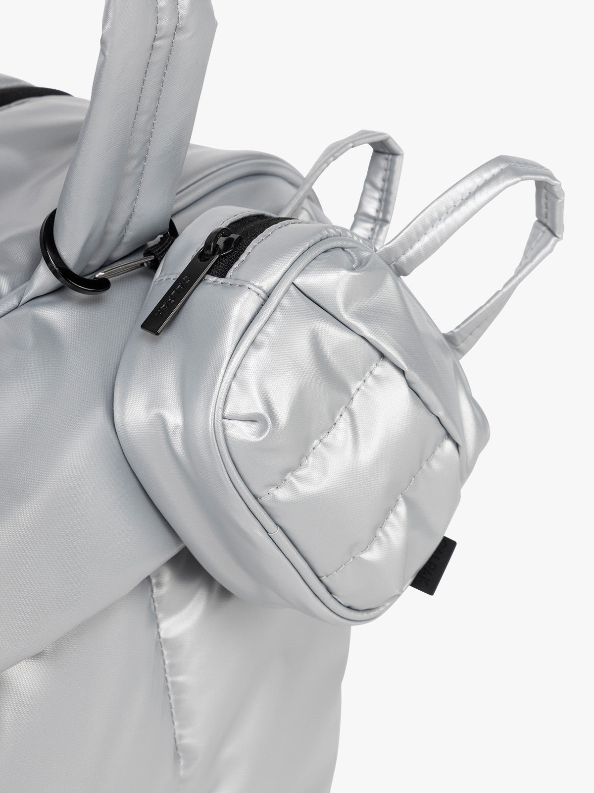 ALK2501_LUKA_DUFFEL-KEY-POUCH_SILVER_2.jpg