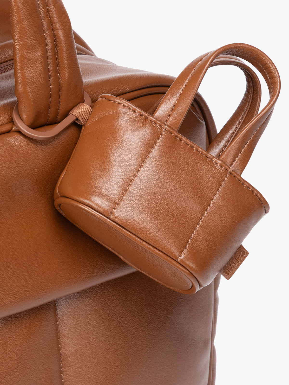 AMT2601_LUKA_TOTE-ZIP-BAG-CHARM_HONEYBROWNPU_2.jpg