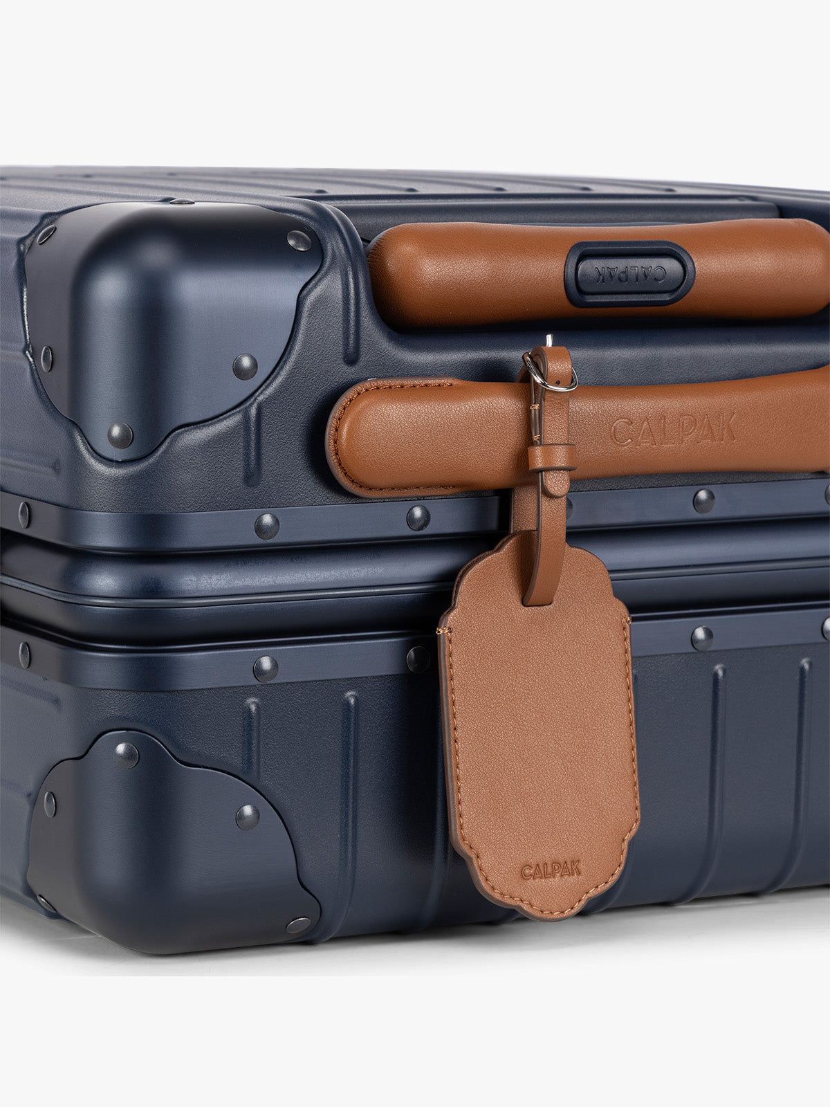 ATV2601_VAULT_LUGGAGE-TAG_HONEYBROWN_3.jpg