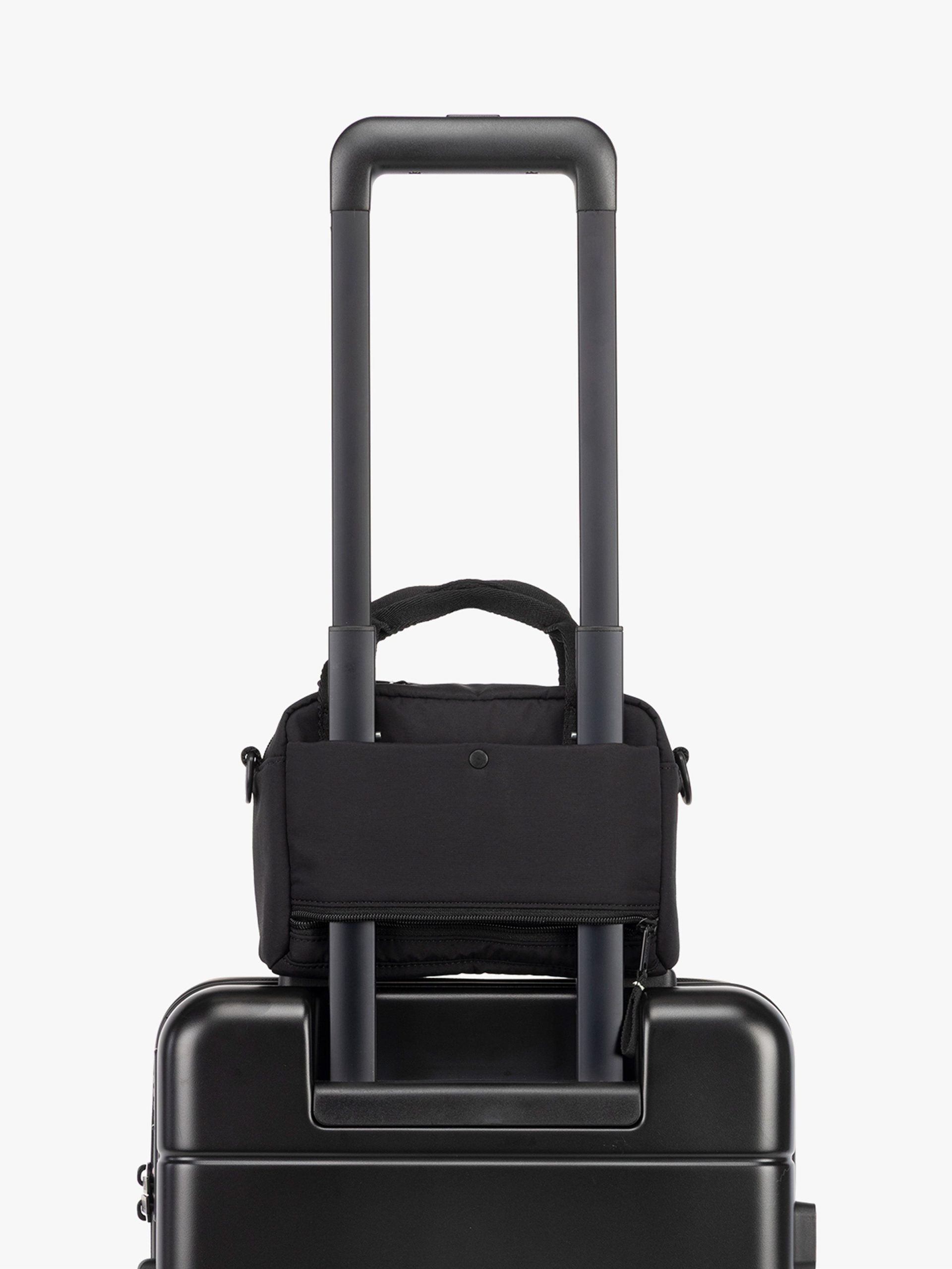 CCN2501_CONNECT_CROSSBODY-BAG_BLACK_4_2x_33c32290-5561-4065-8886-56b674846d9f.jpg