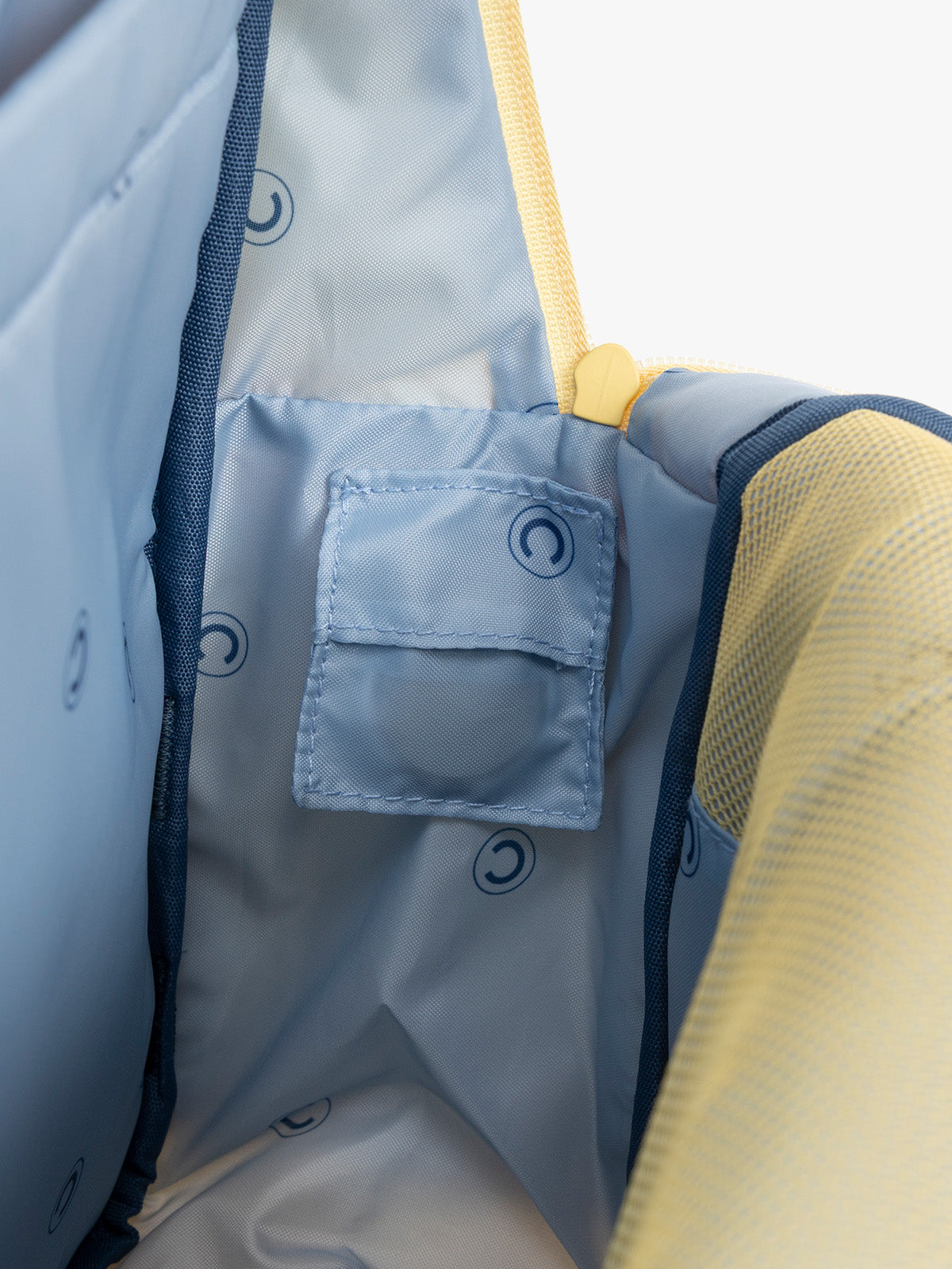 CKBM2501_KIDS_MEDIUM-BACKPACK_YELLOW-BLOOM_INTERIOR-LINLING.jpg