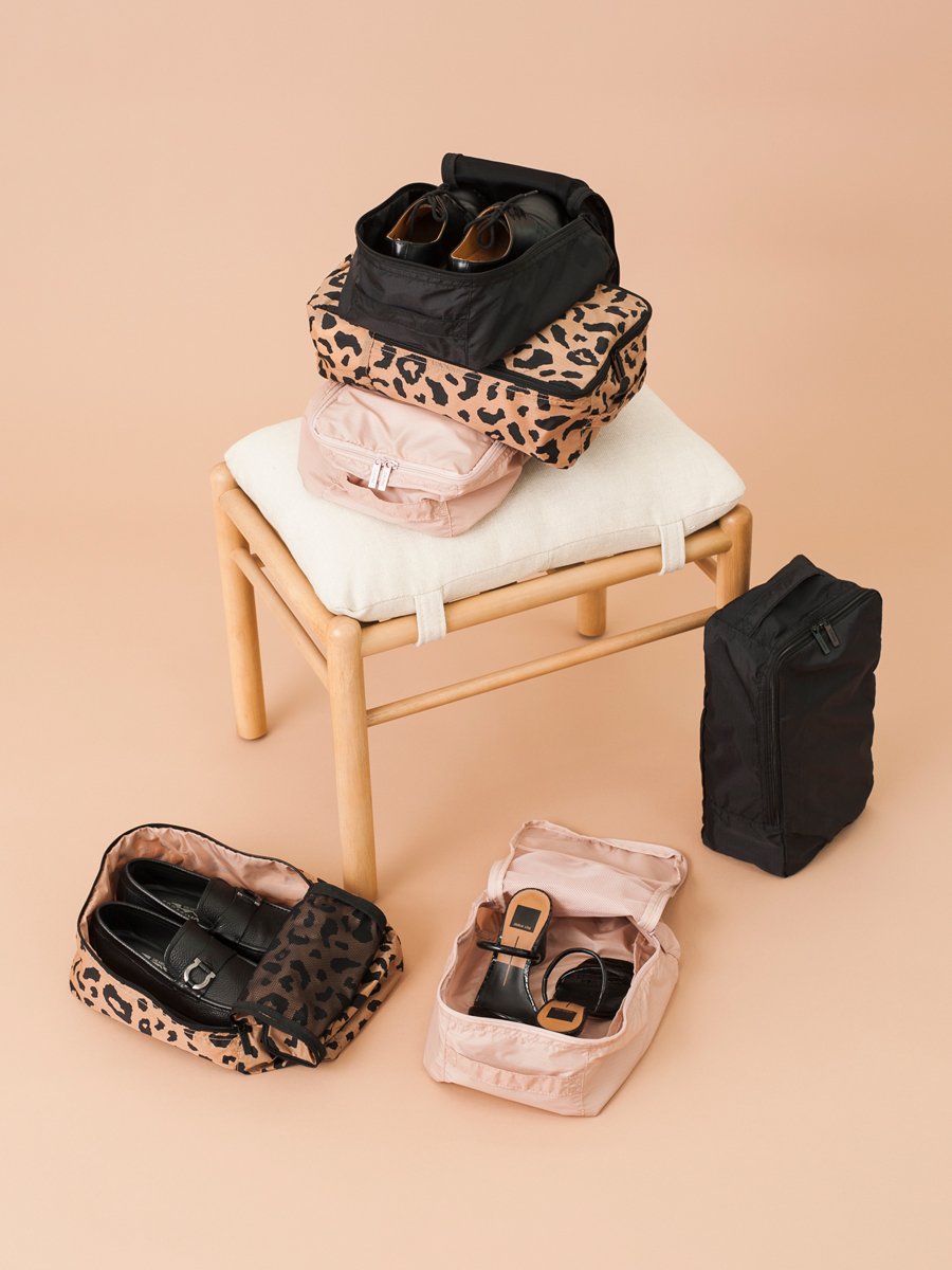 COMPAKT_SHOE_BAG_ALL_LIFESTYLE3_b9b135f1-ca75-46ce-9905-efc53588f594.jpg