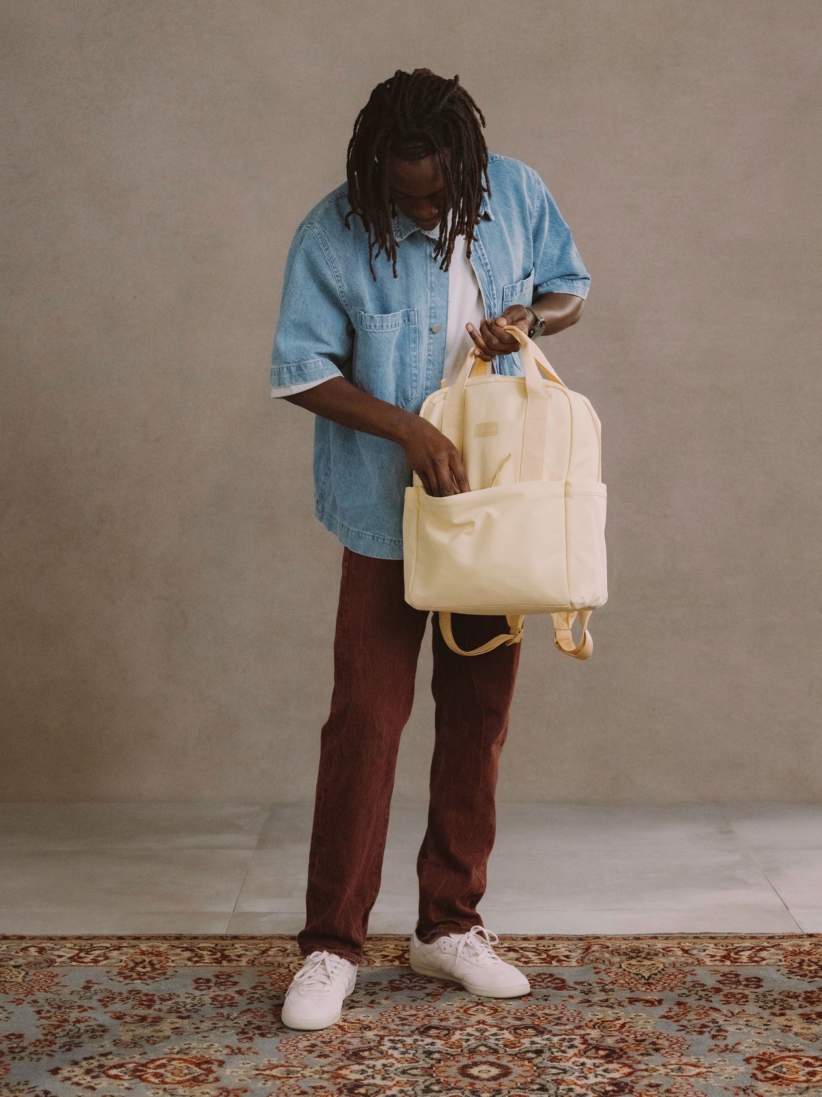 CONNECT-LAPTOP-BACKPACK-SUNSHINE-LIFESTYLE1.jpg