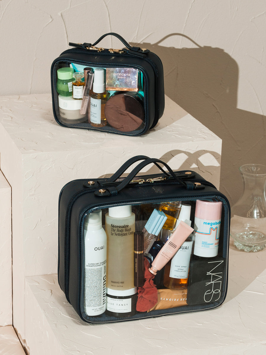 COSMETICS-CASE-NAVY-LIFESTYLE-1_e67bccc3-e810-4258-b8ce-91aae31711e7.jpg