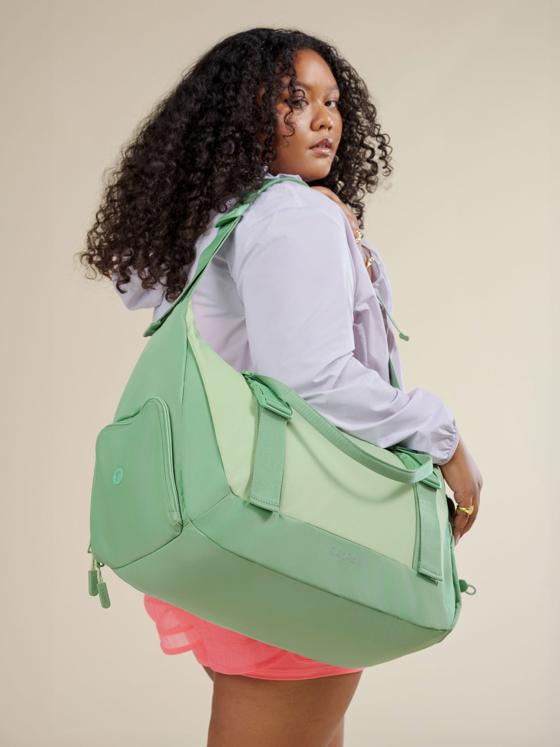FIT-GYM-BAG-SAGE-LIFESTYLE1_de83ce38-fa8d-4cd4-8d40-79e5face3a92.jpg