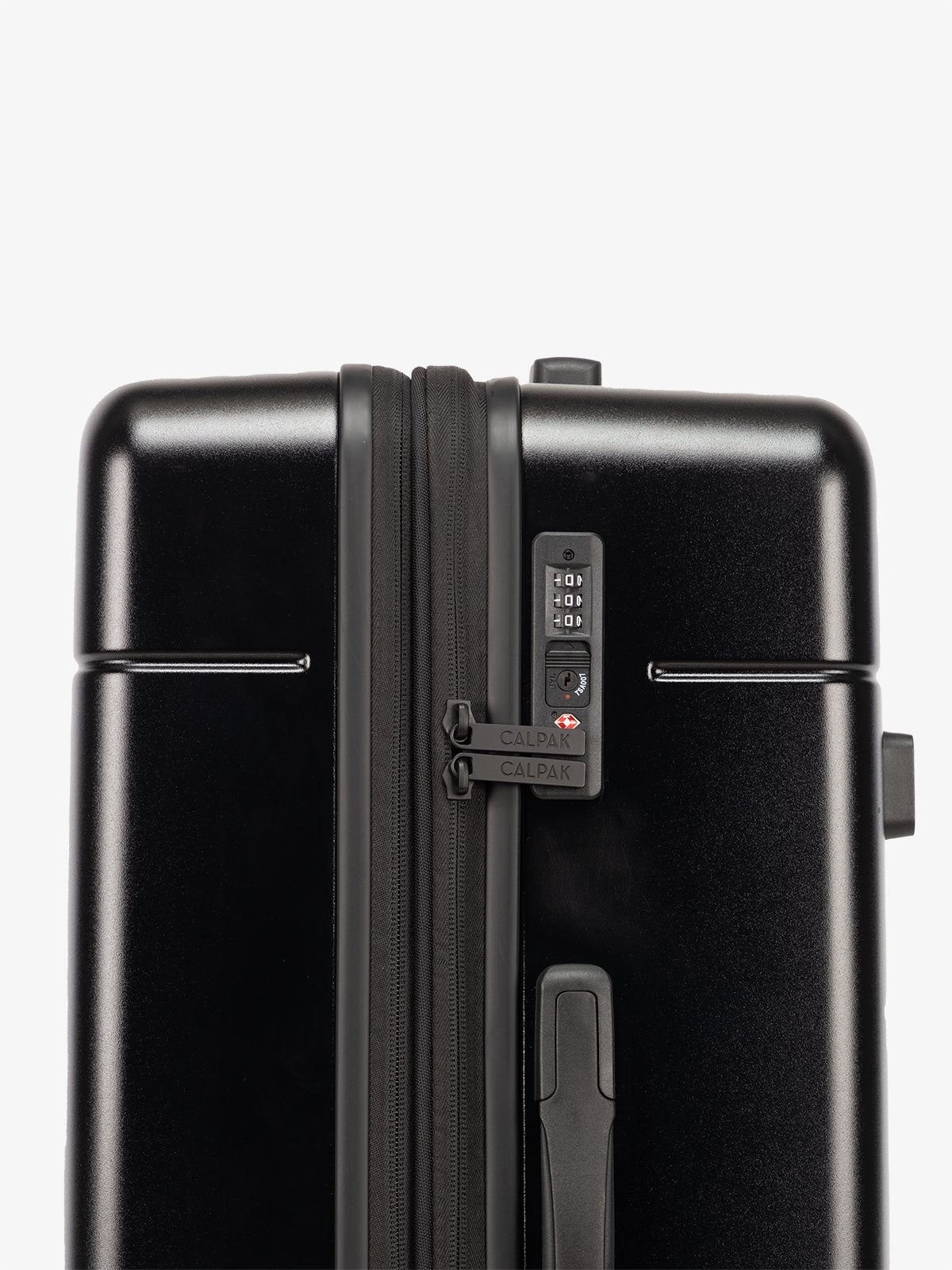 HUE-MEDIUM-TRUNK-LUGGAGE-BLACK-TSA-LOCK_0d8dbea0-dba9-437c-a3d1-c6fde907d7aa.jpg