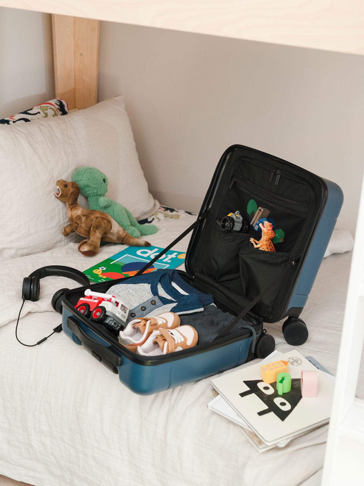 HUE-MINI-CARRY-ON-LUGGAGE-ATLANTIC-LIFESTYLE-2.jpg