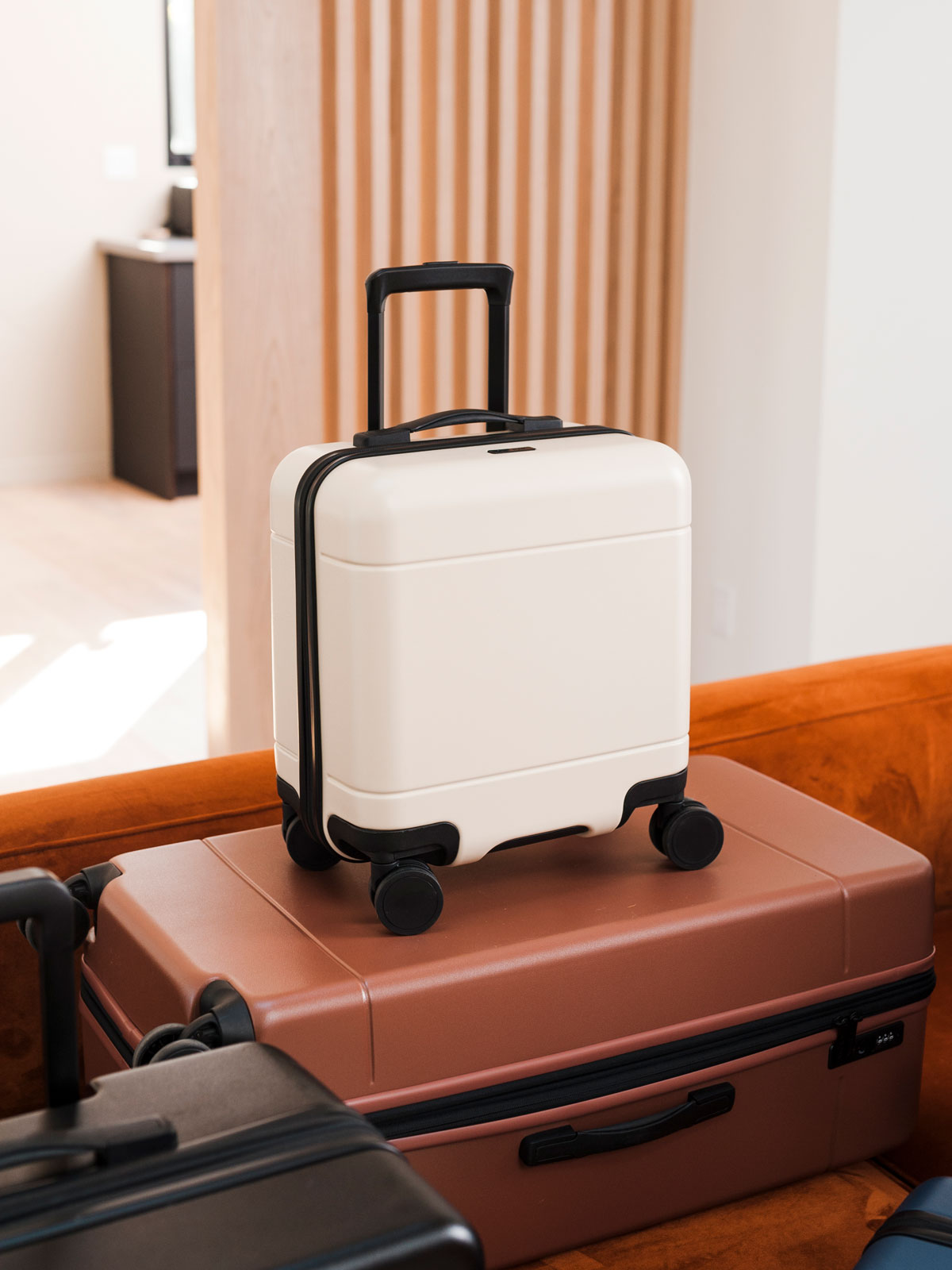 HUE-MINI-CARRY-ON-LUGGAGE-LINEN-LIFESTYLE-1.jpg