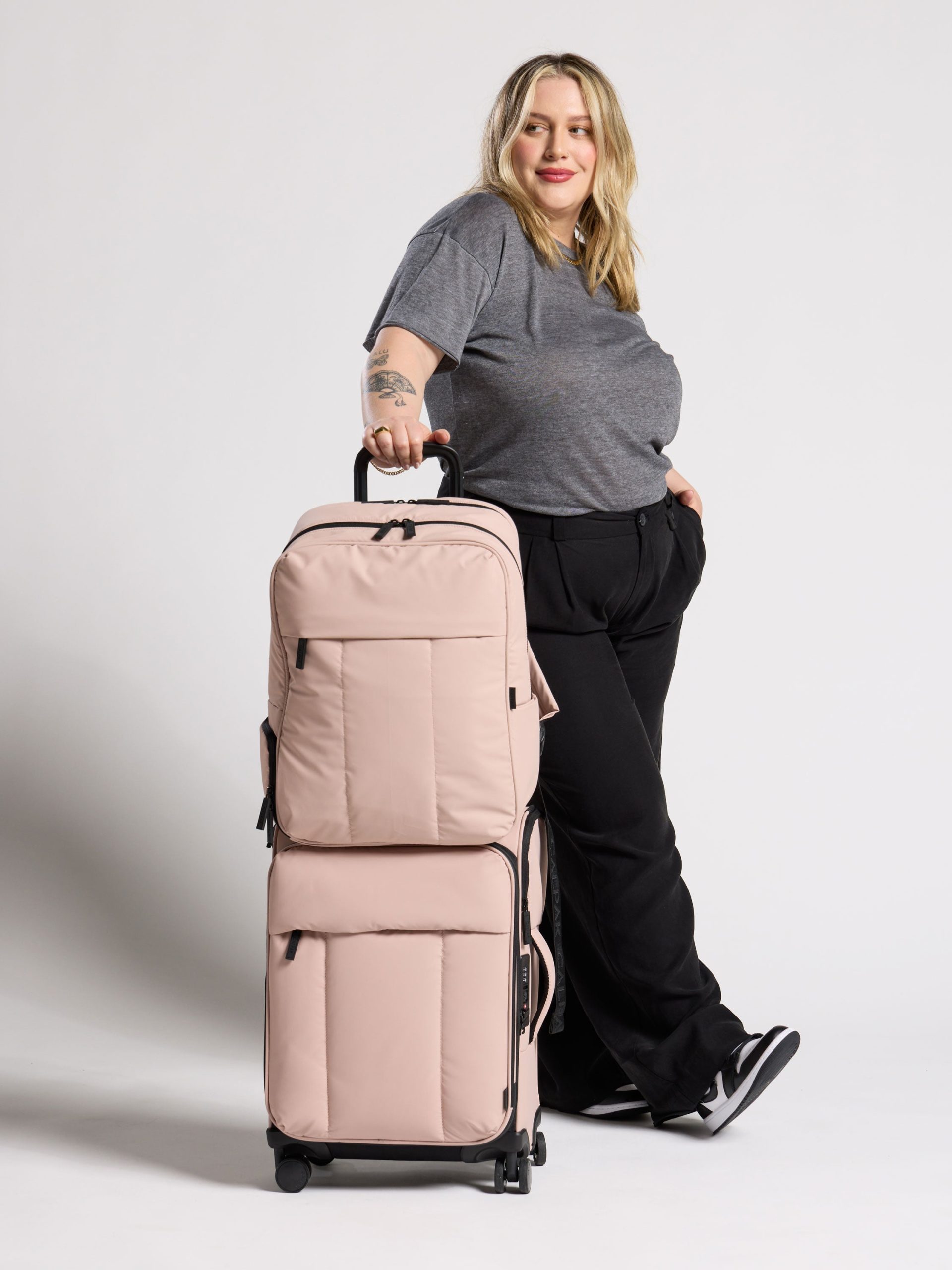 LUKA-17-INCH-LAPTOP-BACKPACK-ROSE-QUARTZ-LIFESTYLE1_f2478ec7-4681-4578-93f6-8567d63cbded.jpg