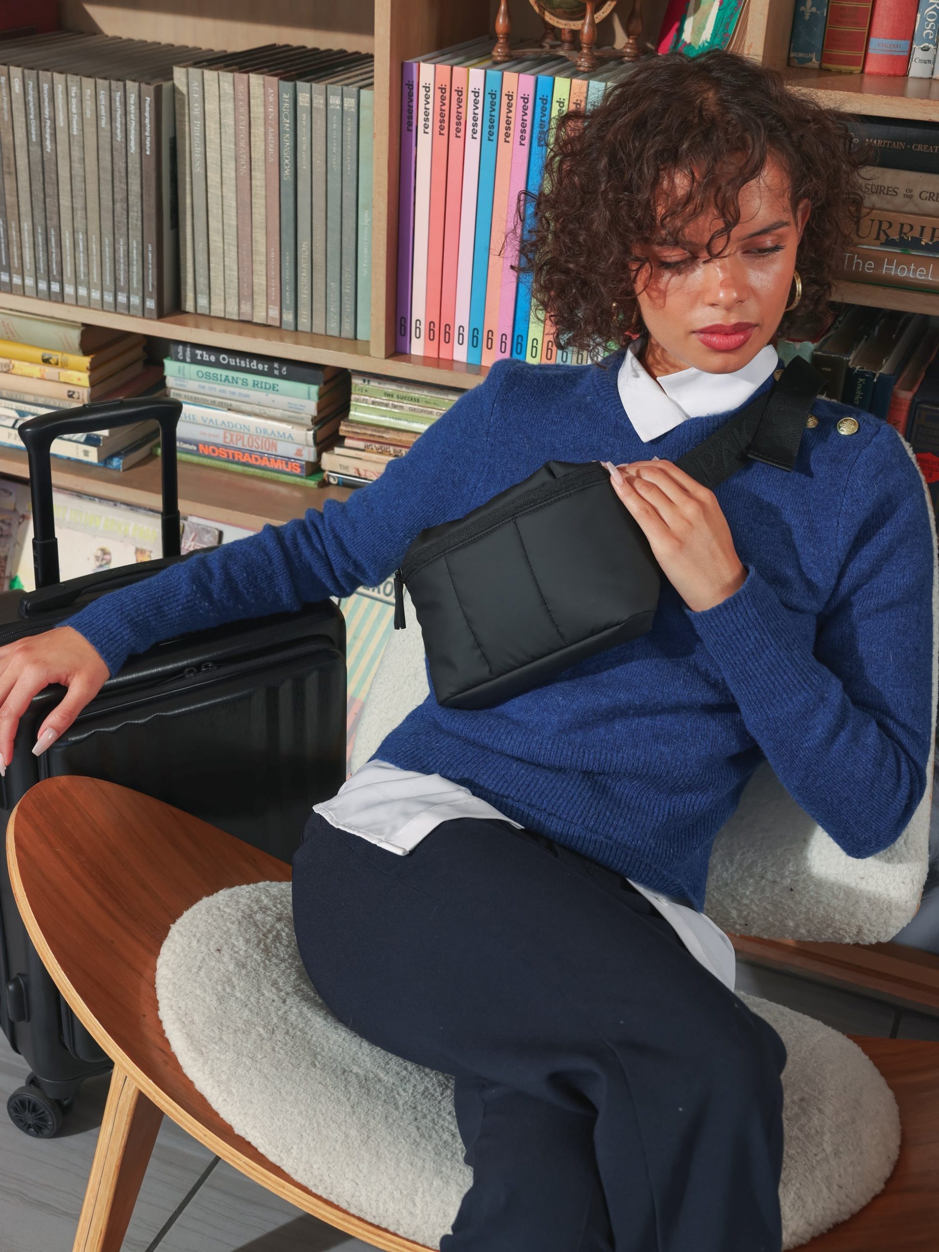 LUKA-MINI-BELT-BAG_BLACK-LIFESTYLE2_78773391-bf32-4b0d-b890-af54a376655a.jpg