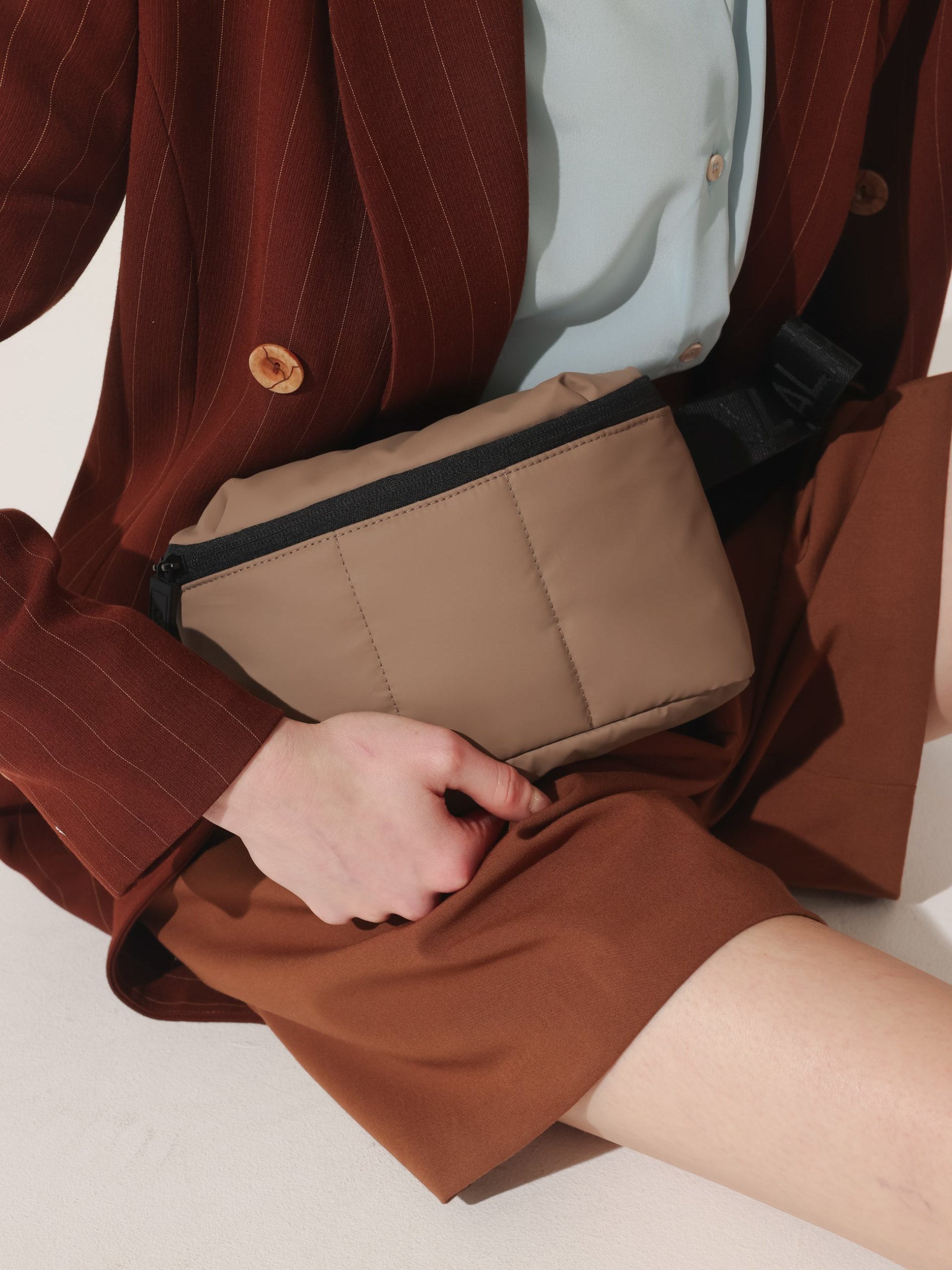 LUKA-MINI-BELT-BAG_CHOCOLATE-LIFESTYLE1_911aa464-77a2-49bd-93d2-b96bd3702015.jpg