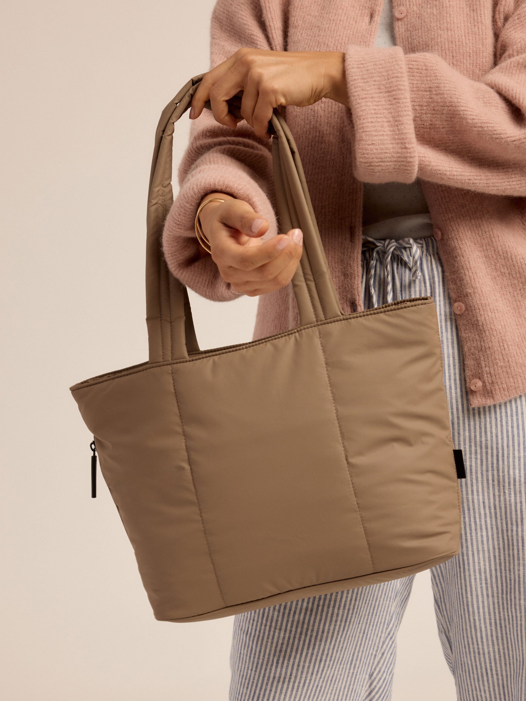 LUKA-MINI-TOTE-CHOCOLATE-LIFESTYLE1_75310462-991c-47c0-bb30-0041feaa1fee.jpg