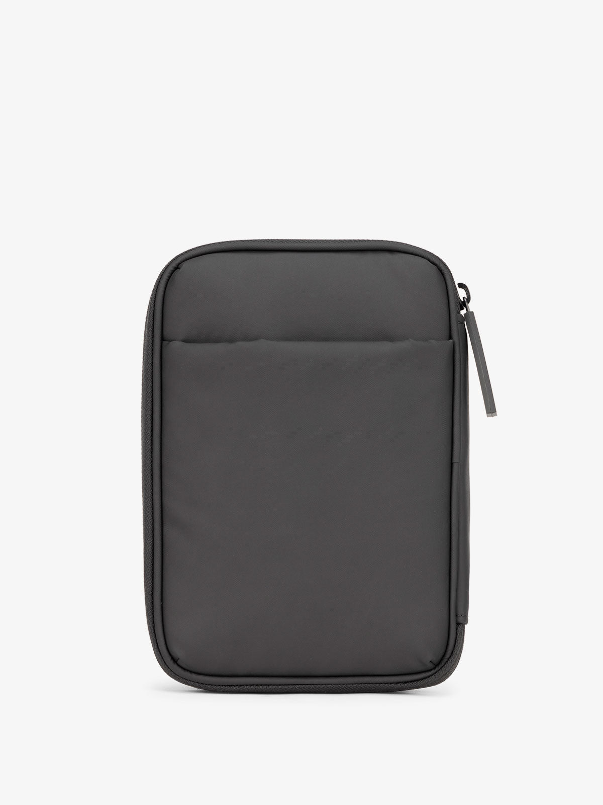 LUKA-ZIPPERED-PASSPORT-WALLET-BACK-MATTE-BLACK_90029788-cfe8-49db-bff7-cc358d4f3be4.jpg