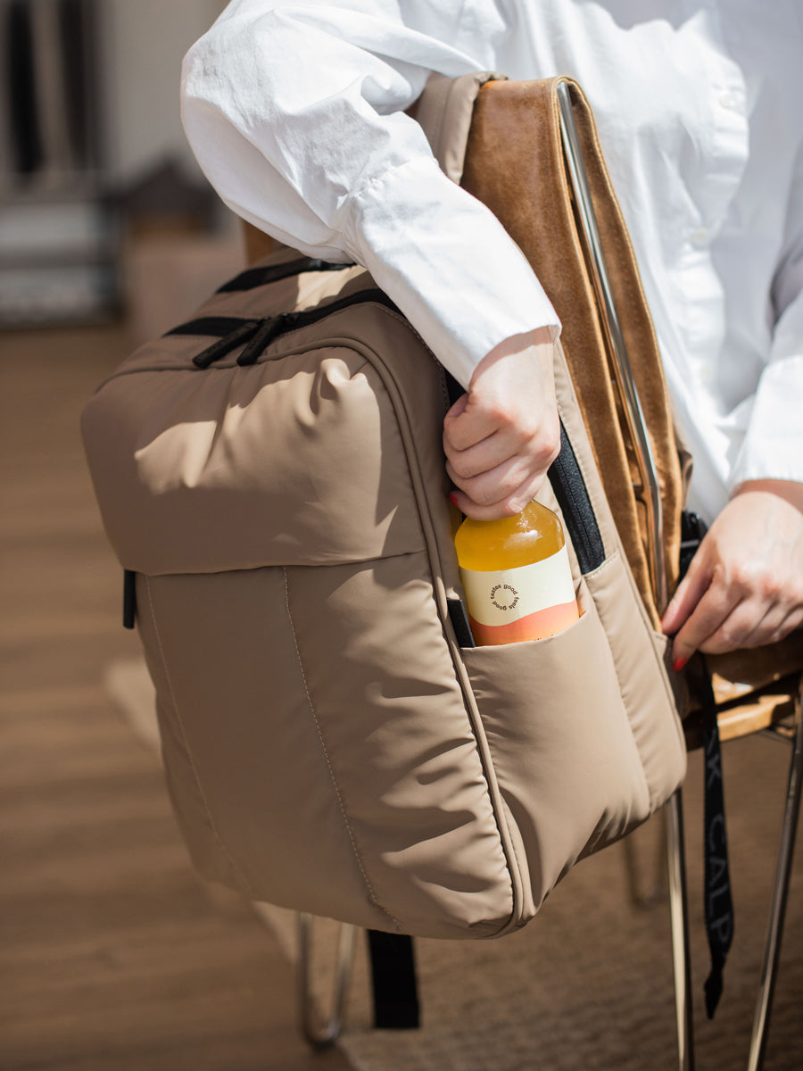 LUKA_BACKPACK_CHOCOLATE_LIFESTYLE_3_3830e847-23f8-413b-a437-7772a37e9048.jpg