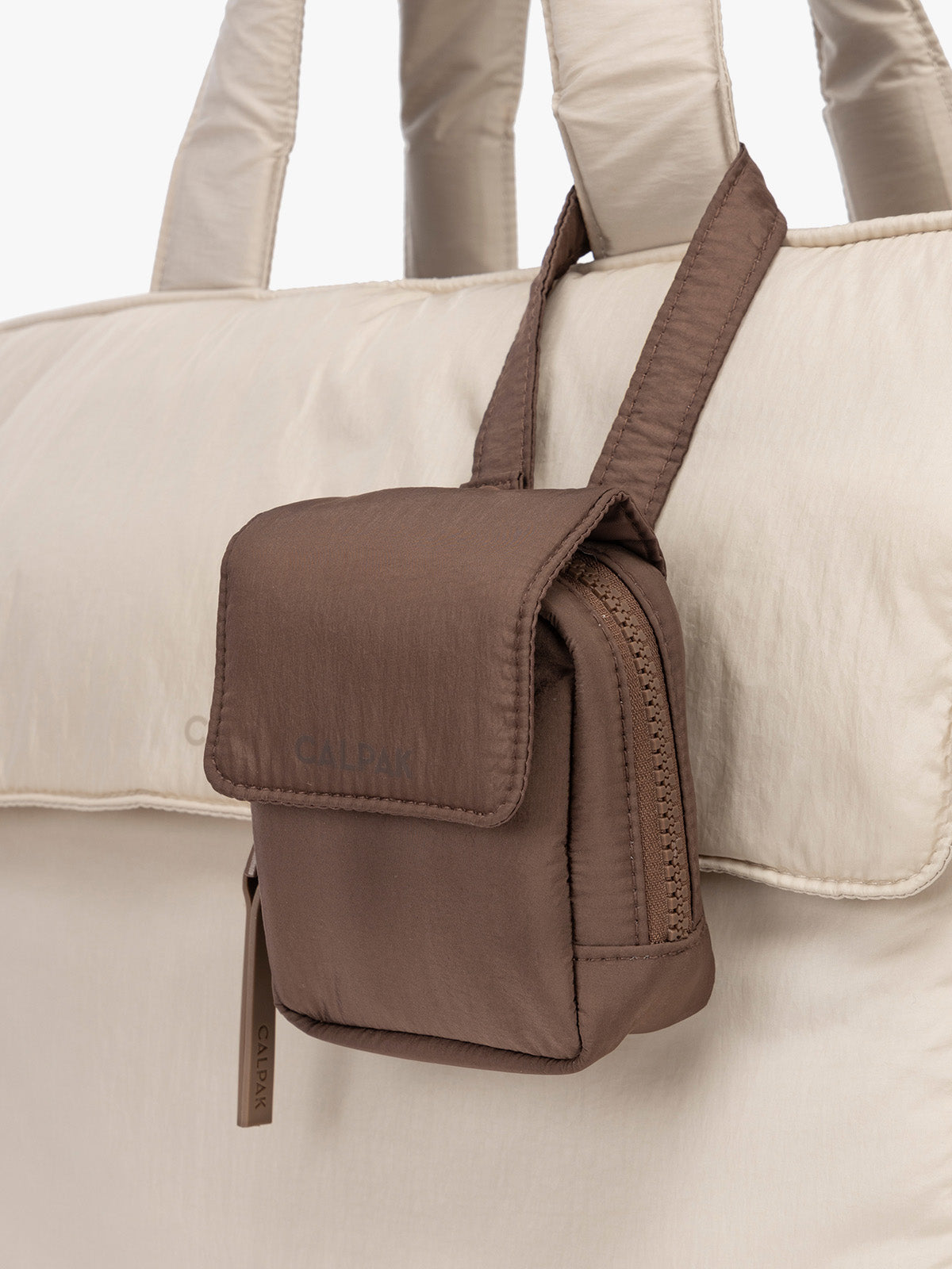 PCB2501_PACIFIER-POUCH_HAZELNUT-CLIPPED.jpg