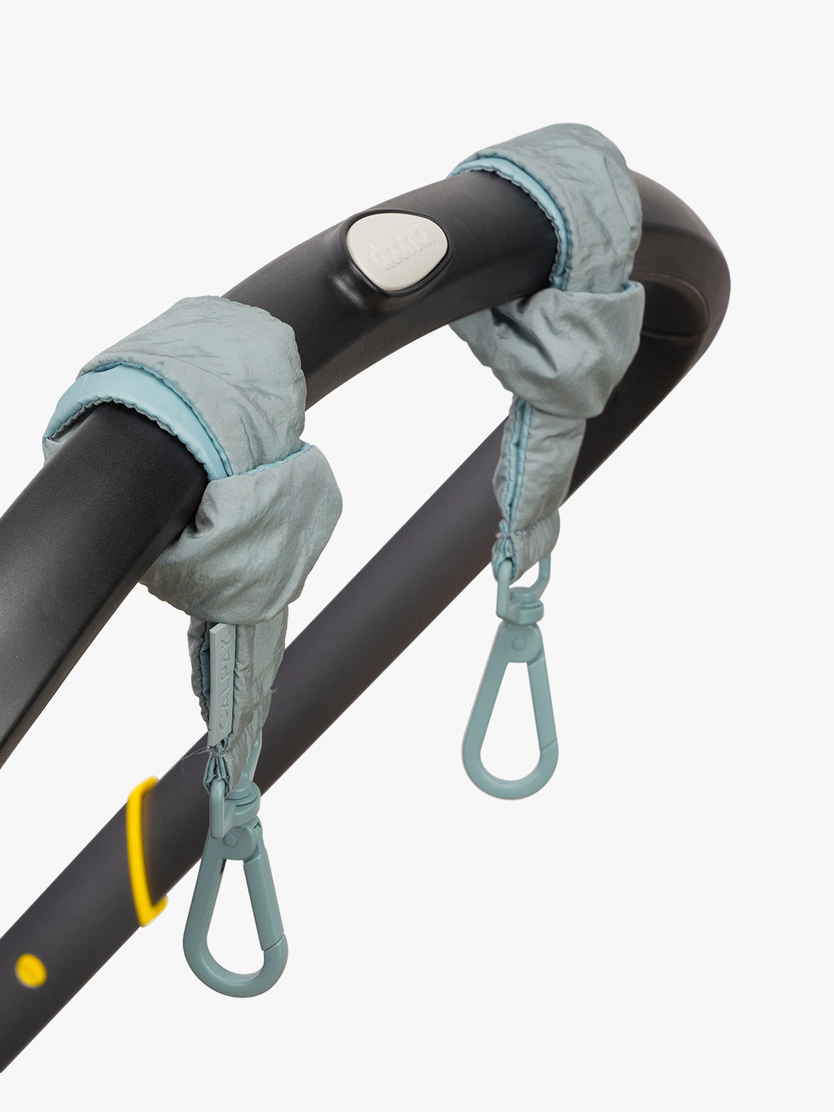 STP2401_STROLLER-STRAPS_BLUEBELL-ON-STROLLER.jpg