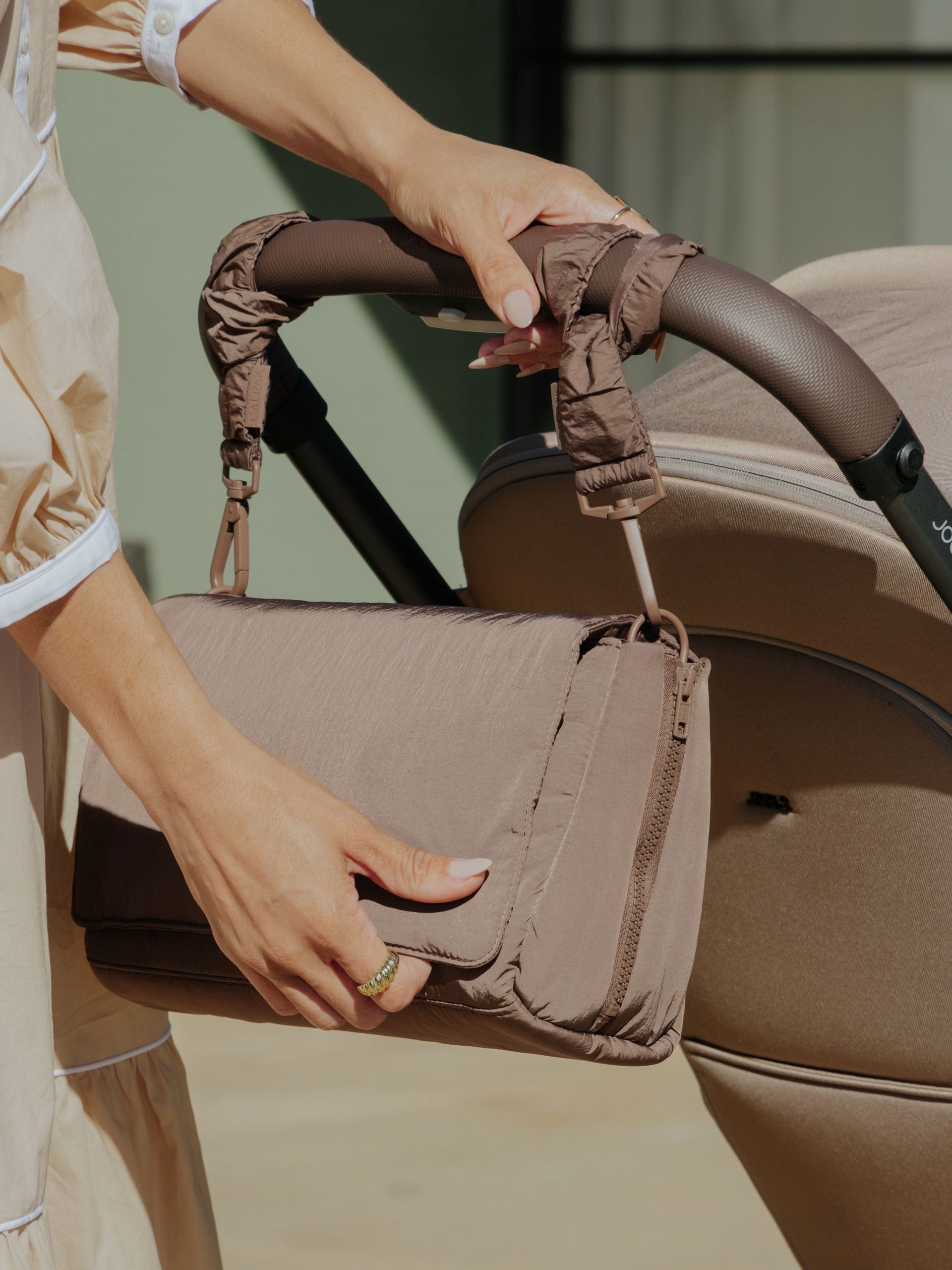 STROLLER-STRAPS-HAZELNUT-LIFESTYLE1_03c85072-77c2-4dd3-9534-d85e4ac1fc88.jpg