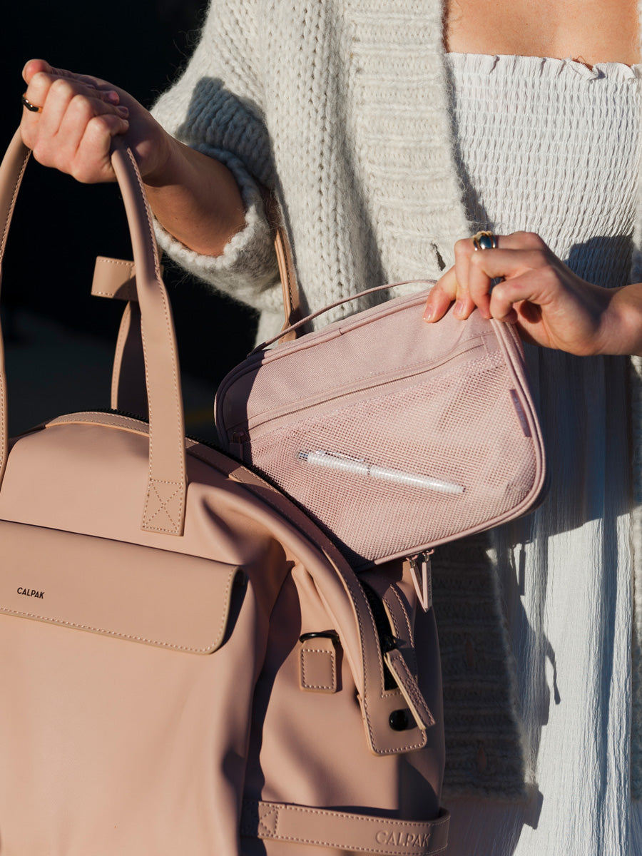 TECH_ORGANIZER_PINK_SAND_LIFESTYLE2_95cbaa4e-de4d-4dcb-a882-8c74273e3126.jpg