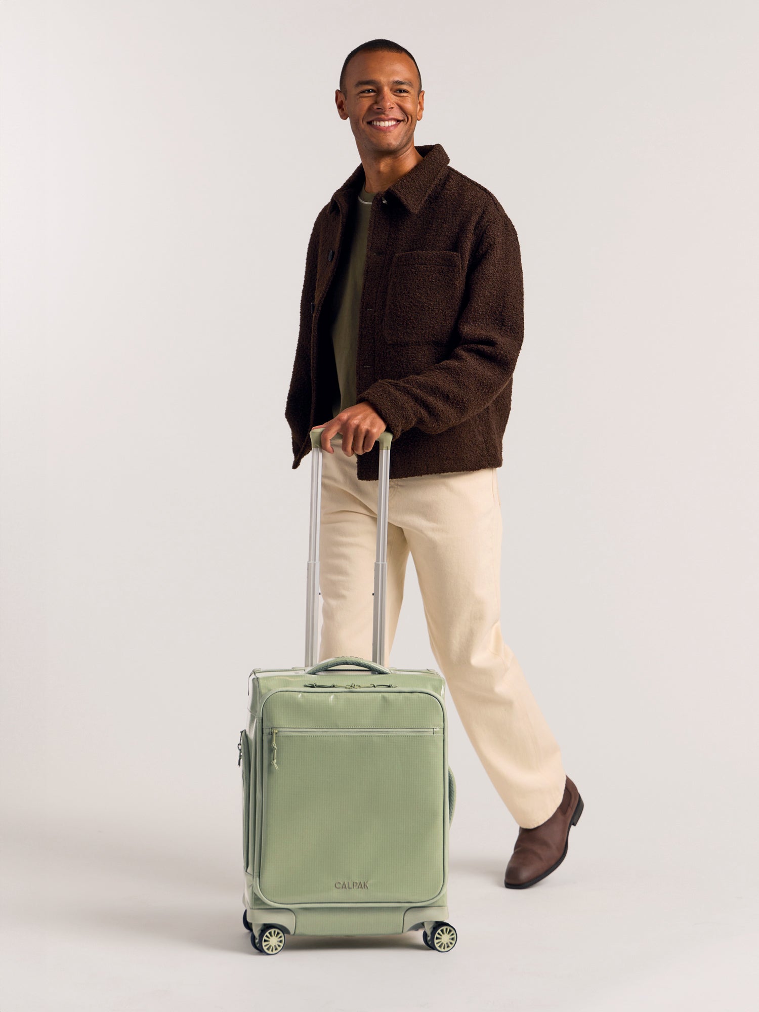 TERRA-35L-SOFT-SIDED-CARRY-ON-LUGGAGE-JUNIPER-LIFESTYLE1_796c3307-90a2-4d2e-b0b1-b485ea3acc49.jpg