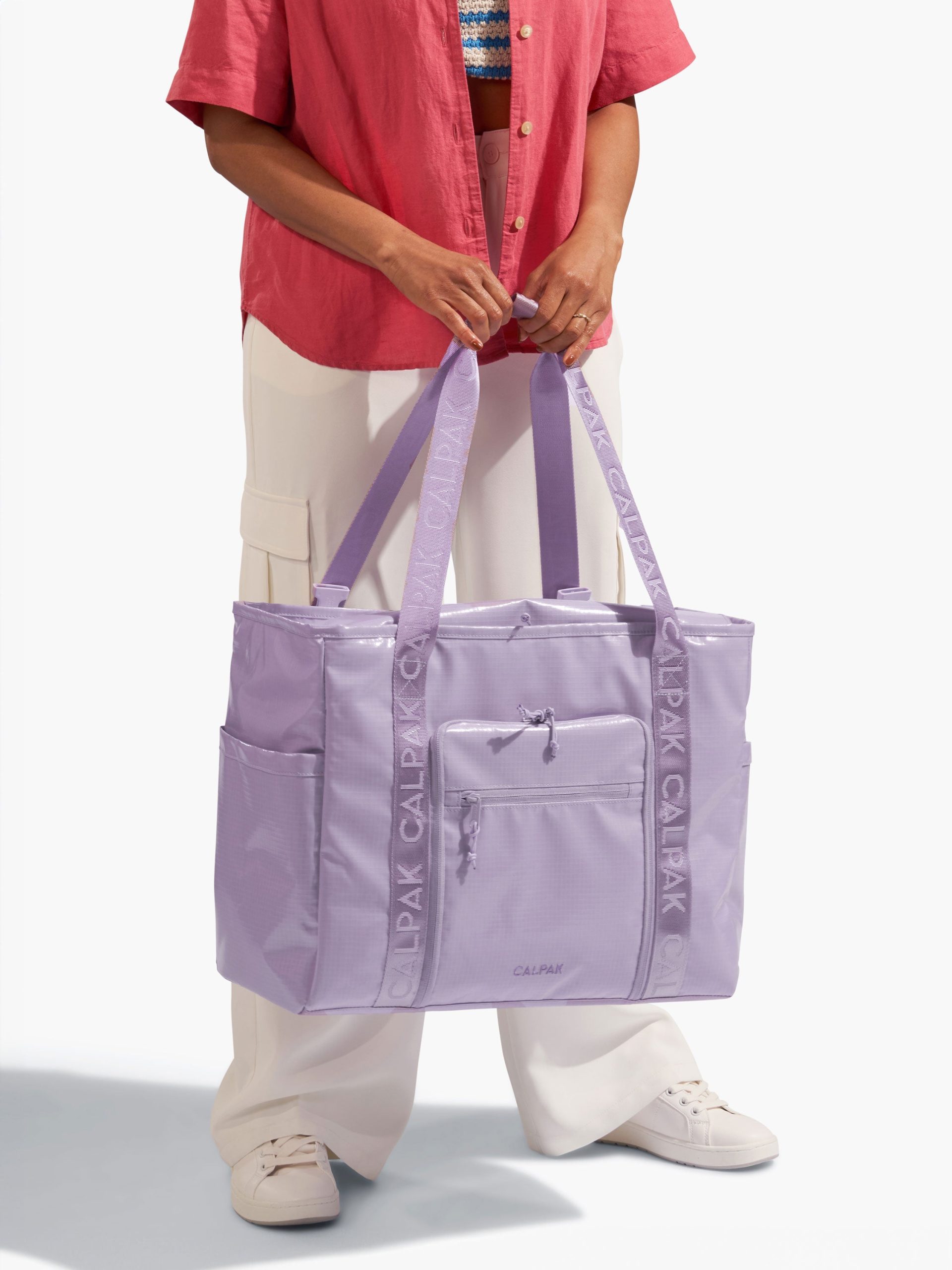TERRA-35L-WATER-RESISTANT-ZIPPERED-TOTE-BAG-AMETHYST-LIFESTYLE1_260179d4-6c7b-4349-87e3-fd1b7a9bb181.jpg