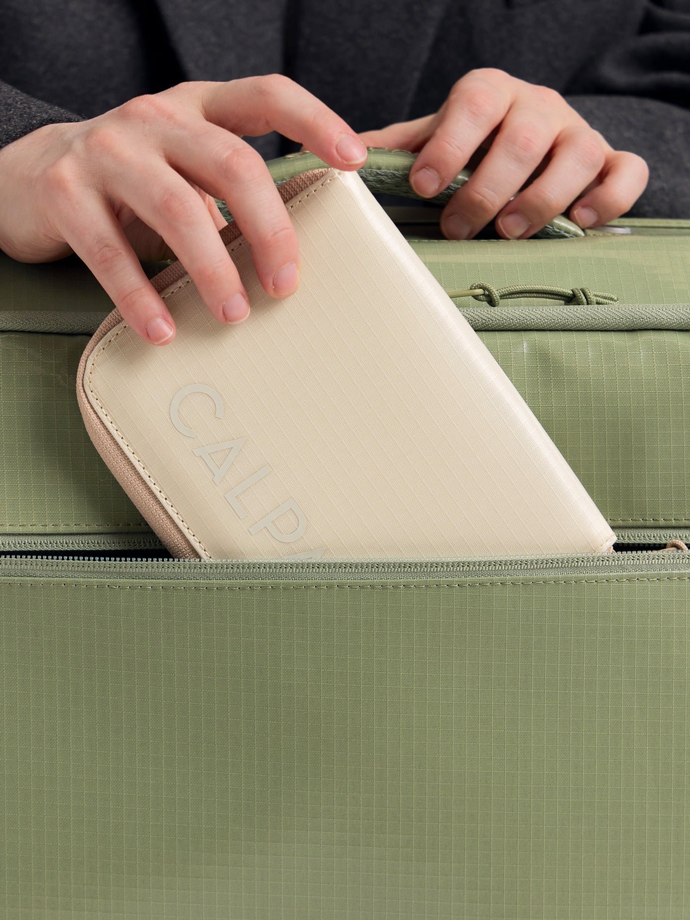 TERRA-ZIPPERED-PASSPORT-WALLET-WHITE-SANDS-LIFESTYLE1_1a664995-5c80-4b23-8e1a-2dfe620b0d36.jpg