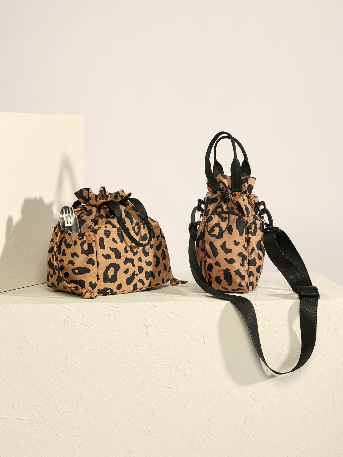 WATER-BOTTLE-HOLDER-CHEETAH-LIFESTYLE2_31195e29-387f-422a-9a6d-96b3426aa1a7.jpg