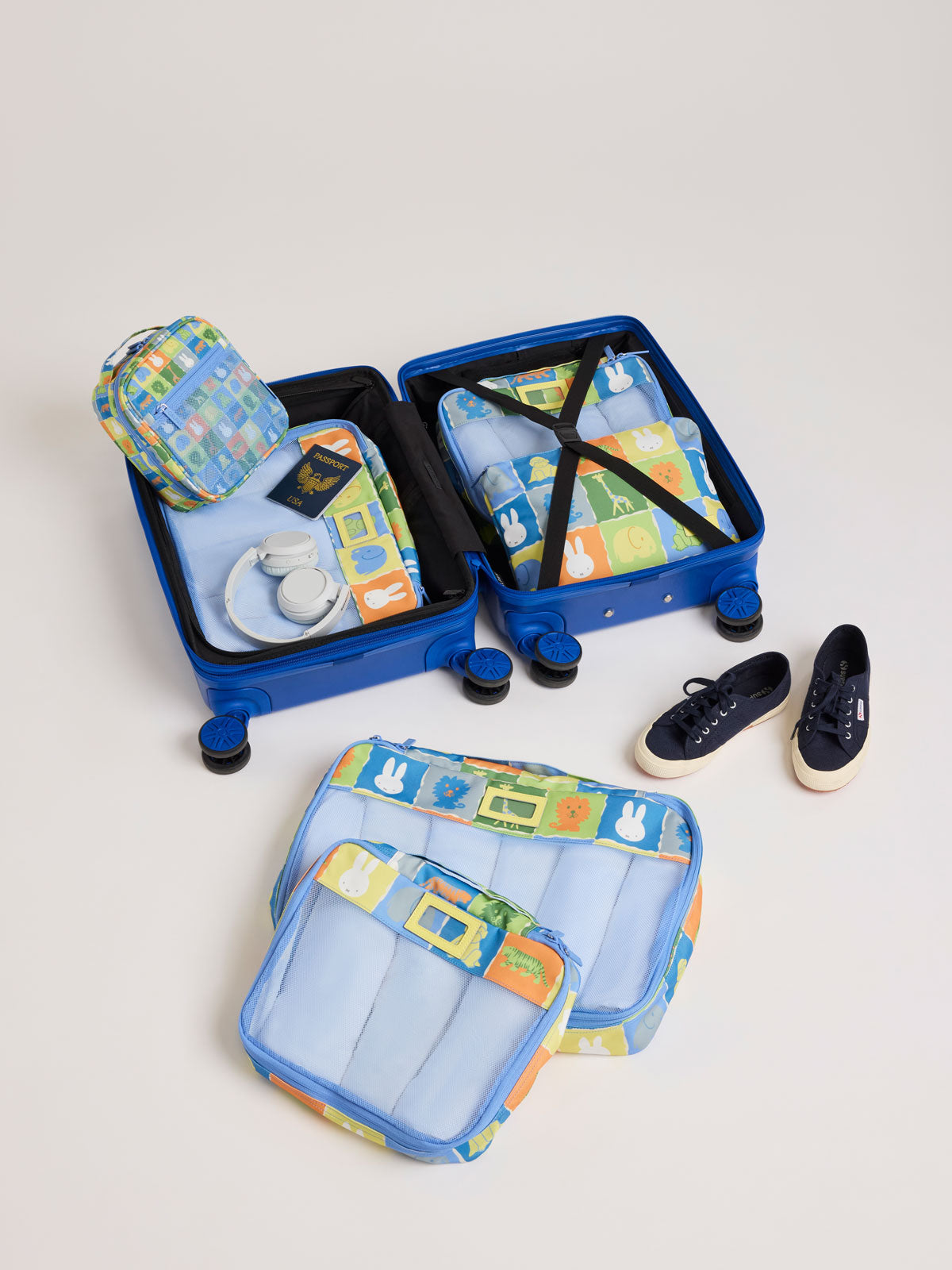 WEB_5-PIECE-PACKING-CUBES_MIFFY-BLUE-ZOO-TRIP.jpg