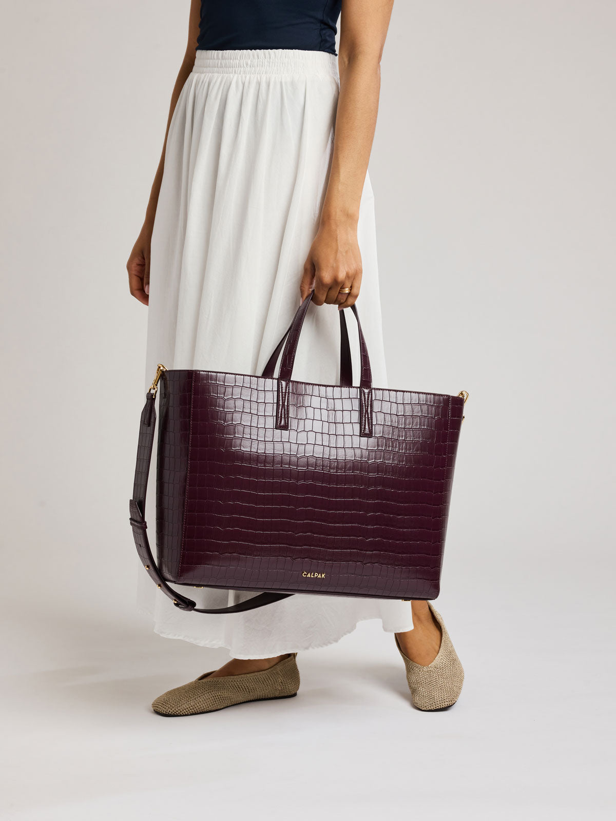WEB_HAVEN-16-INCH-TOTE_DARK-CHERRY-CROC_1_1.jpg