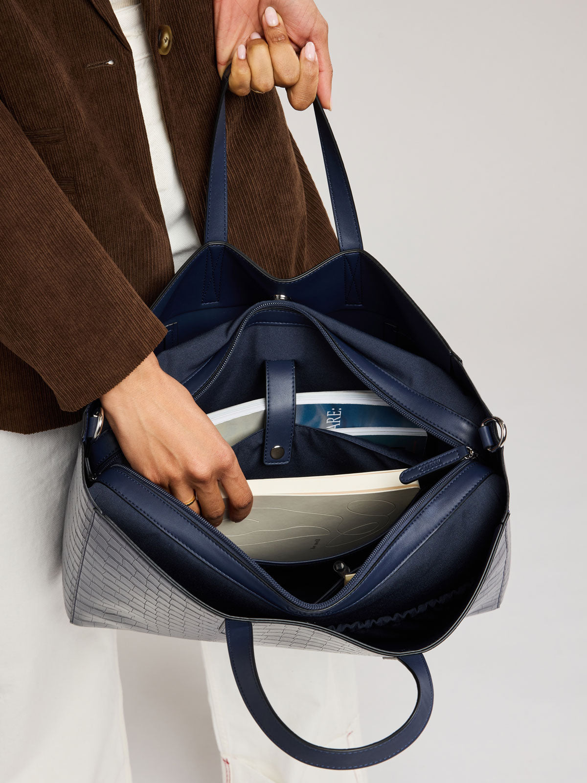 WEB_HAVEN-16-INCH-TOTE_NAVY-CROC_1_1.jpg