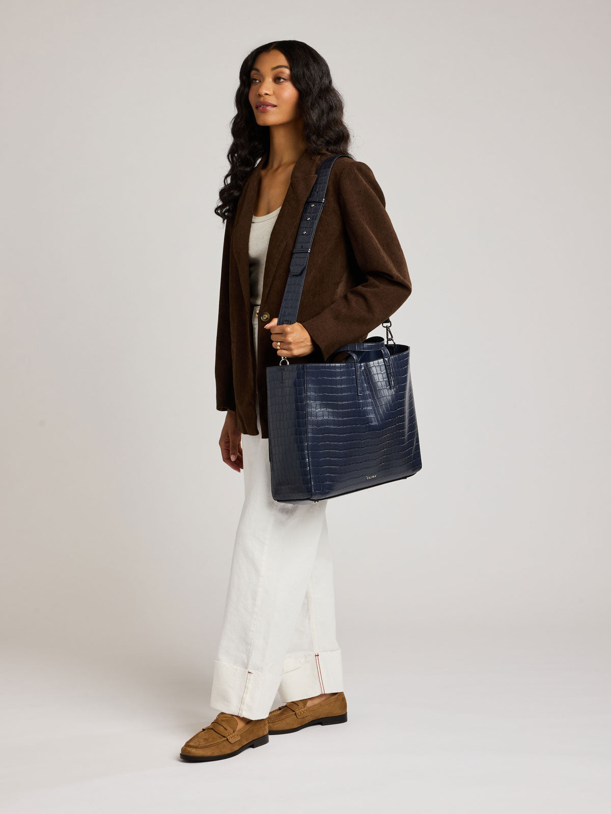 WEB_HAVEN-16-INCH-TOTE_NAVY-CROC_2_1.jpg