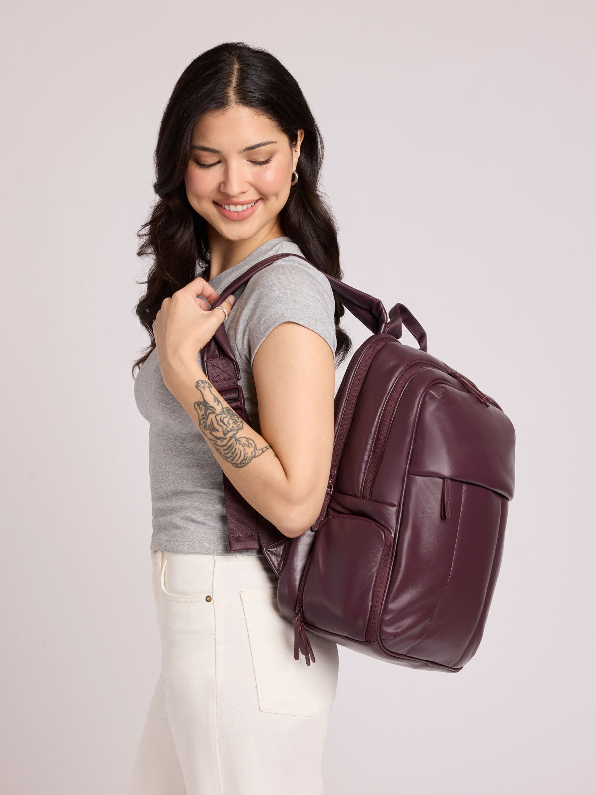WEB_LUKA-BACKPACK_DARK-CHERRY_2.jpg