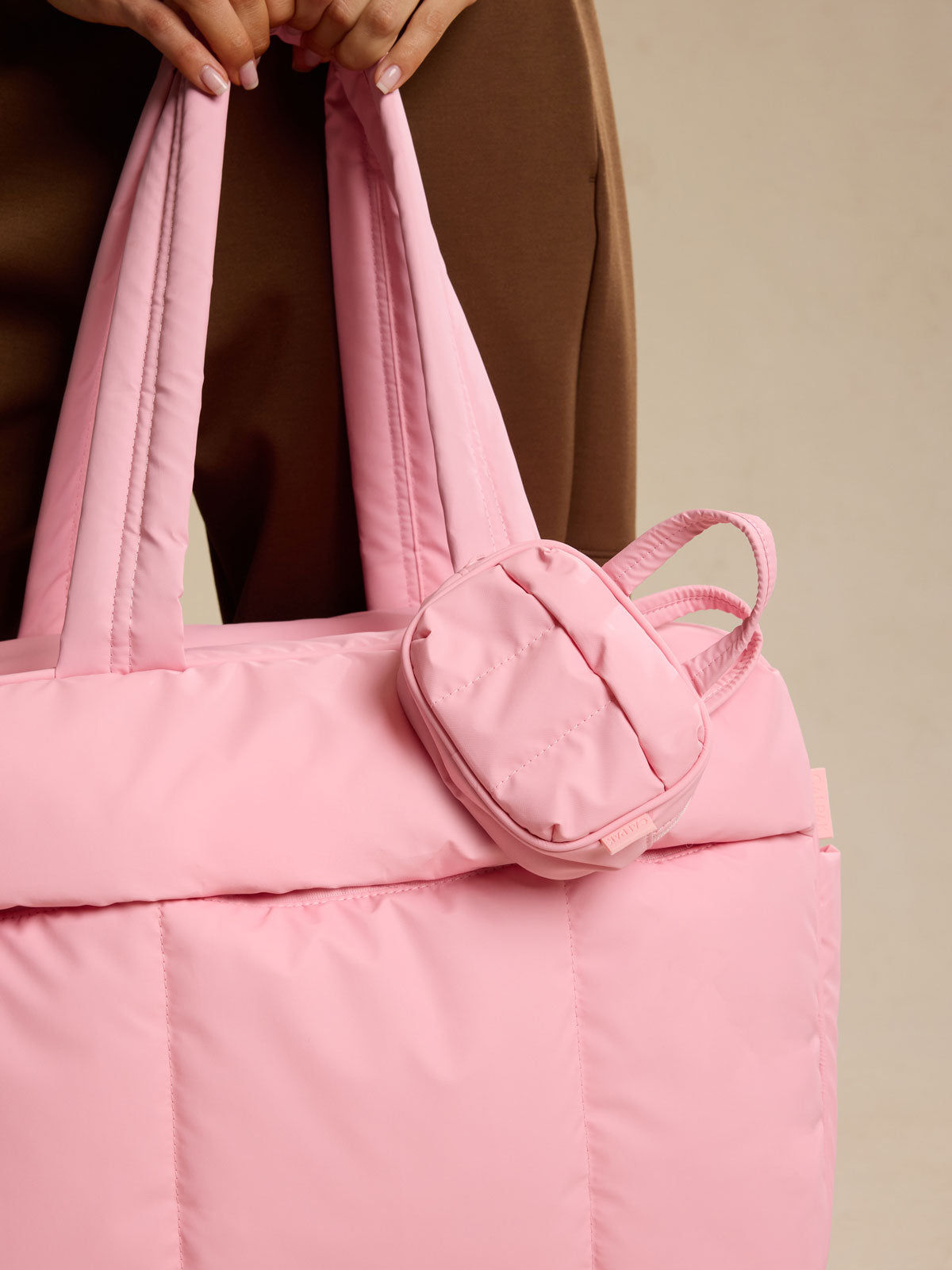 WEB_LUKA-DUFFEL-KEY-POUCH_BLOSSOM_1.jpg