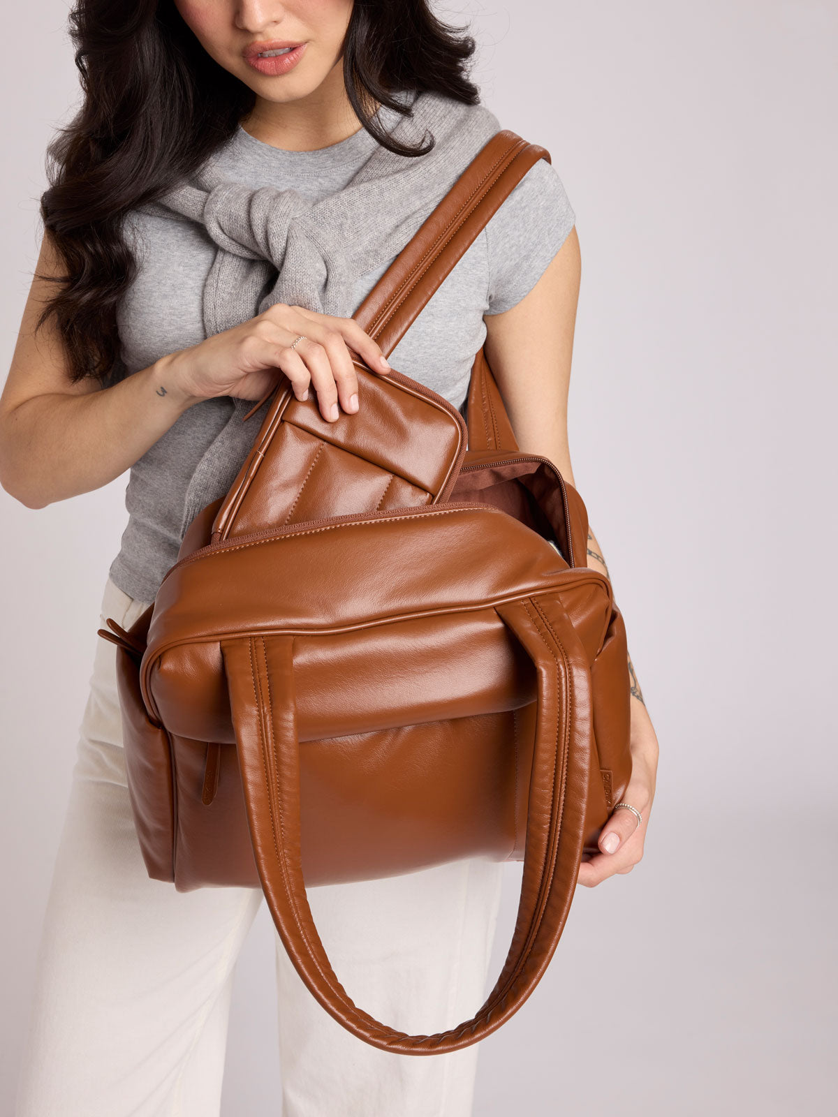 WEB_LUKA-MINI-DUFFEL_HONEY-BROWN_1.jpg