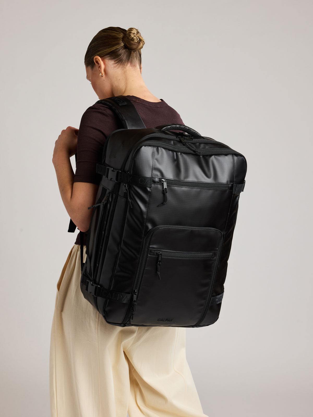 WEB_TERRA-35L-BACKPACK_MATTE-OBSIDIAN_1.jpg