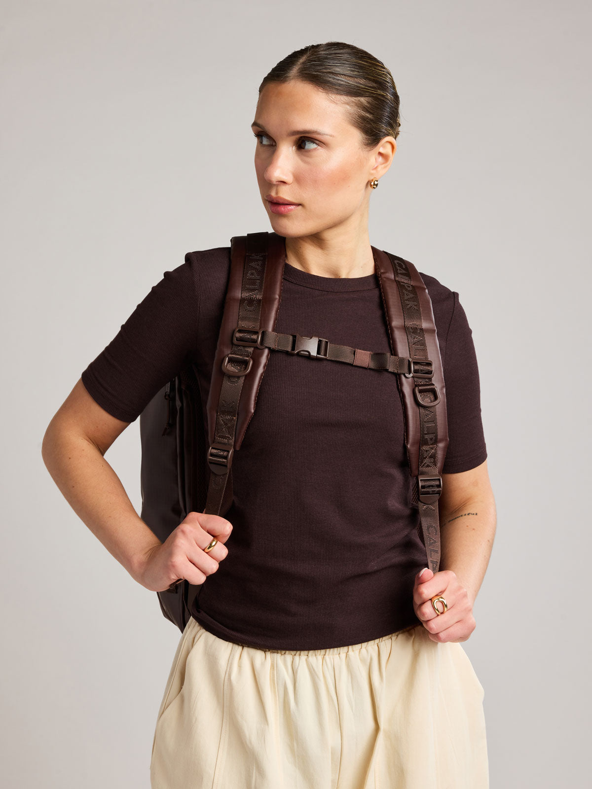 WEB_TERRA-35L-BACKPACK_WALNUT_2.jpg