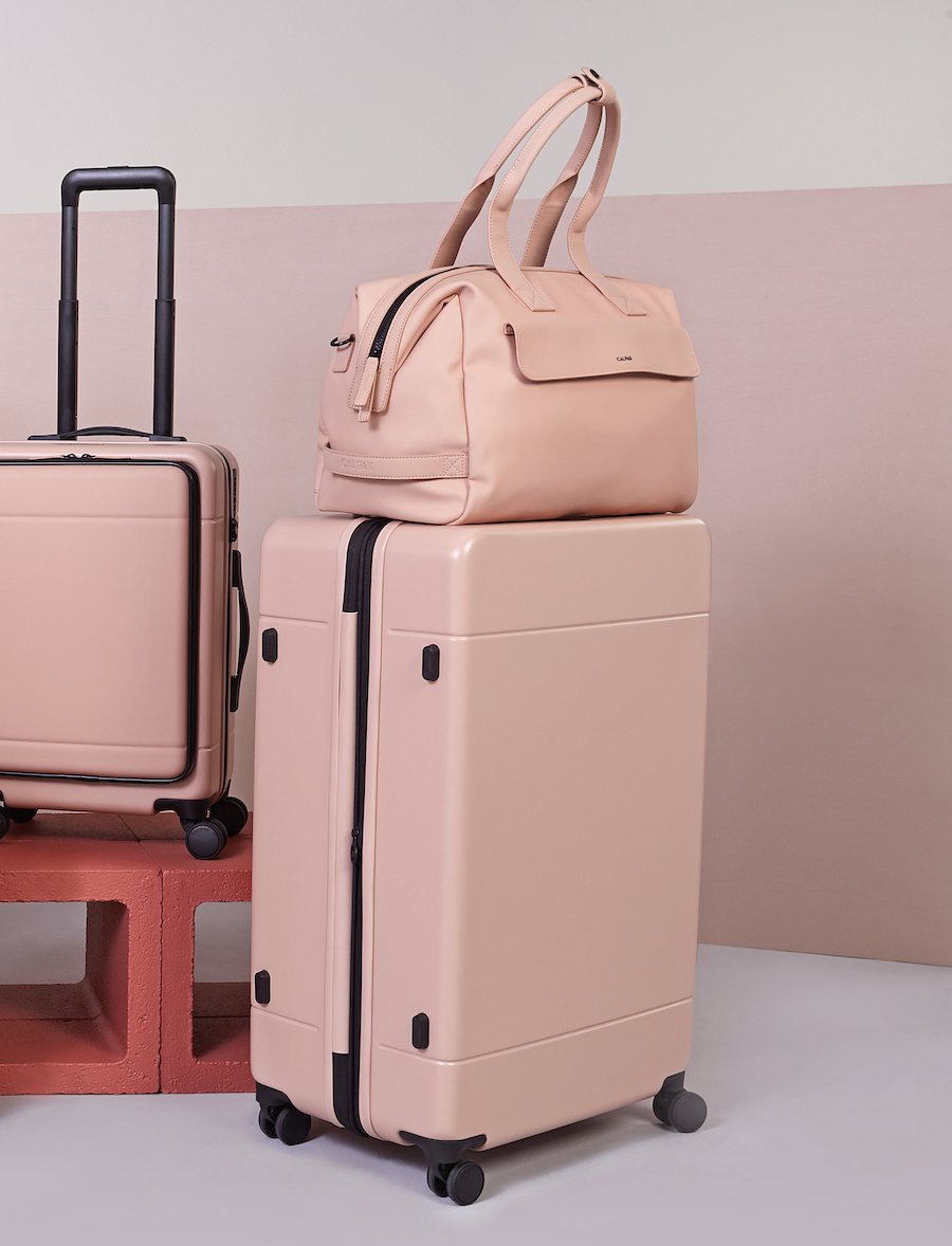 hue-large-luggage-styled_87cbfb26-2eee-403f-a4ed-2a0bab0ddcef.jpg